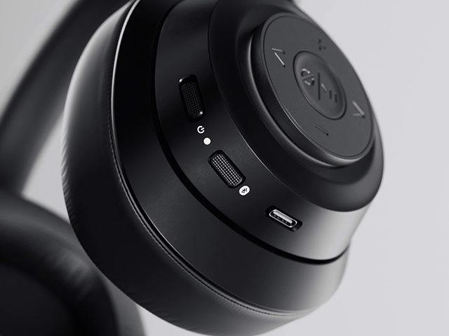 Headsets for clear communication in busy public sector offices