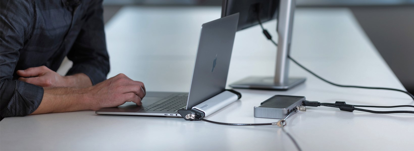 Kensington laptop lock connected to docking station