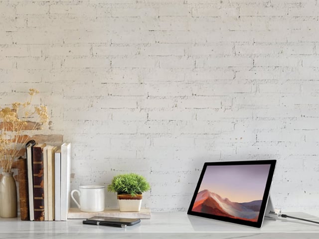 Embracing Minimalism Without Sacrificing Technology