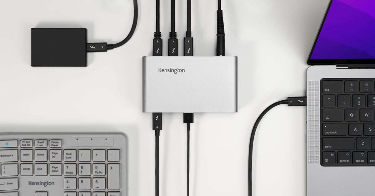Connecting Your Thunderbolt™ Docking Station
