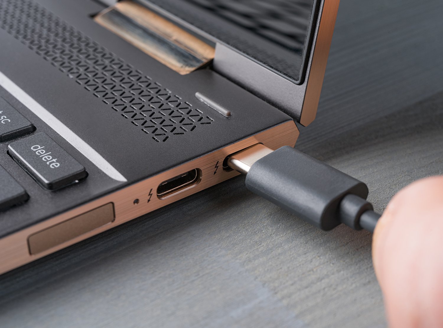 USB Type-C and USB 3.1, USB 3.2, USB4 and USB4 V2 Explained