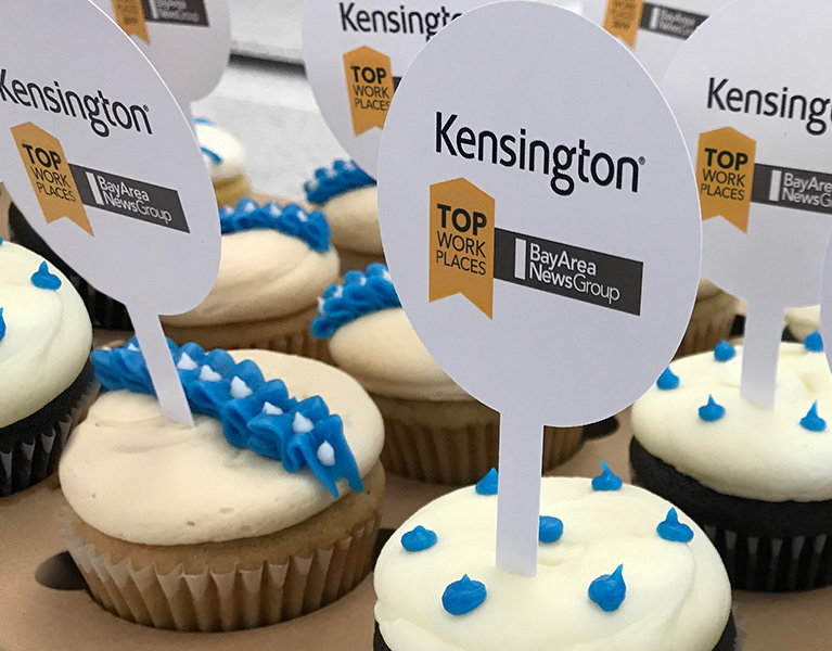 Cupcakes with 2023 Kensington badge.