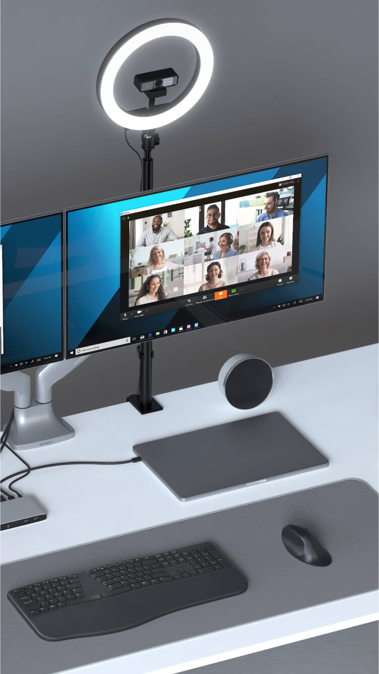 Professionell skrivbordskonfiguration med Kensington W2050 Pro 1080p autofokus-webbkamera, L1000 tvåfärgad ringbelysning med webbkamerafäste och A1000 teleskop-C-klämma
                    