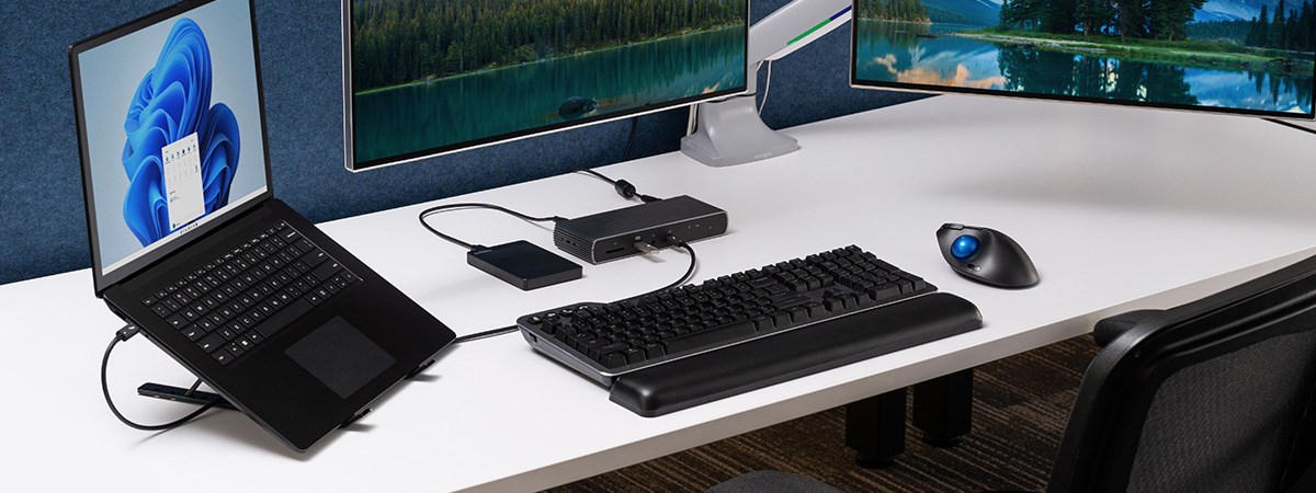 Mechanical Keyboard connected to a Studio Dock.