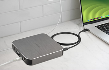 AD220S3 connected to a macbook.