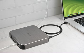 AD220S3 connected to a macbook.