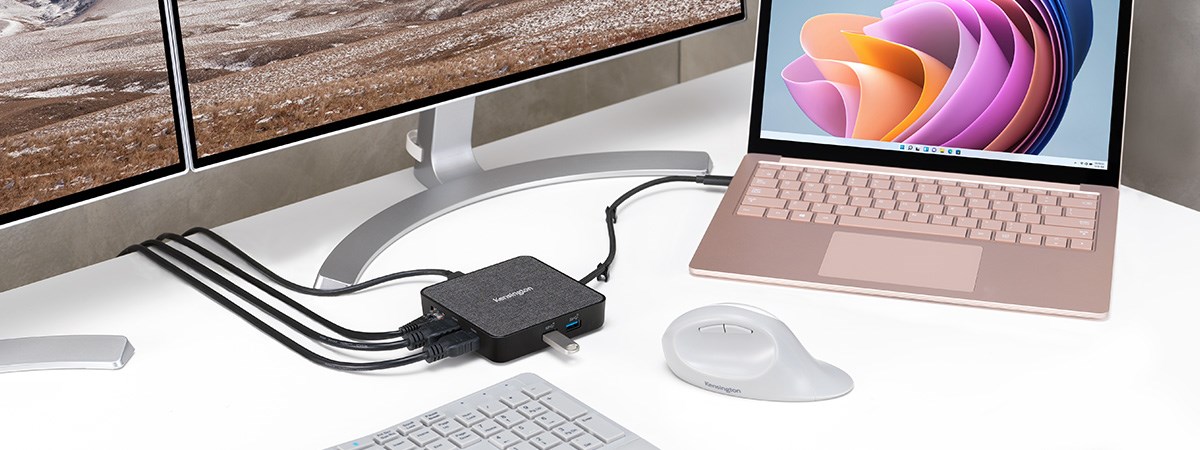 MD125U4 docking station on desk