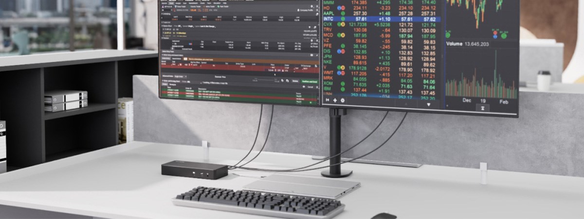 SD4790P on a desk.