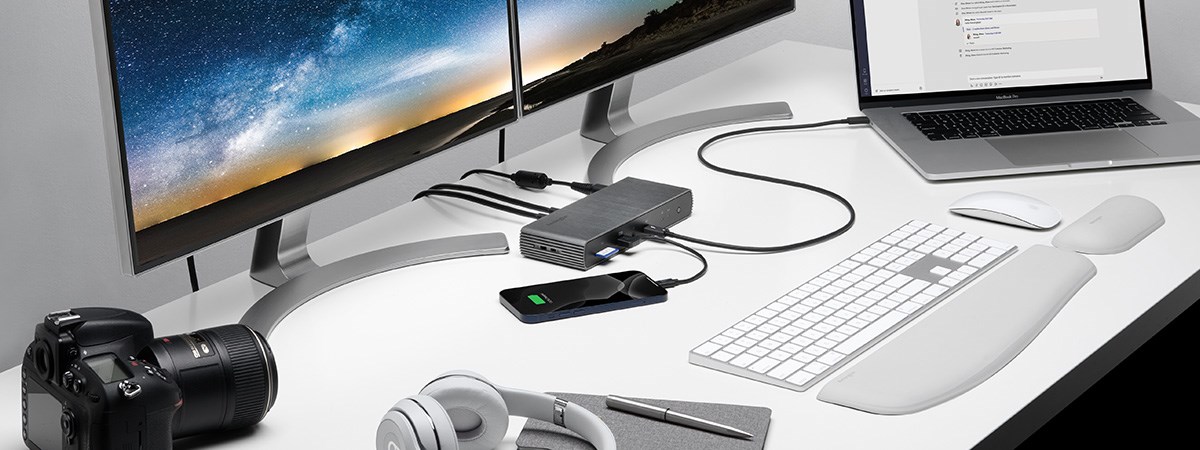 SD5780T on desk connected to computer