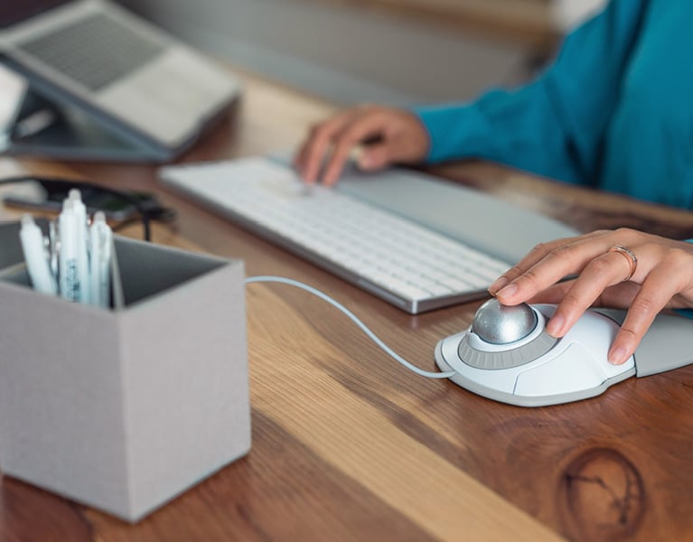 Contrôle universel : Utiliser un seul clavier et une seule souris