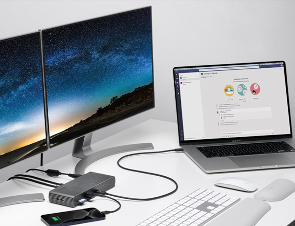 SD5560T Thunderbolt 3 Kensington dock connected to a MacBook Pro.